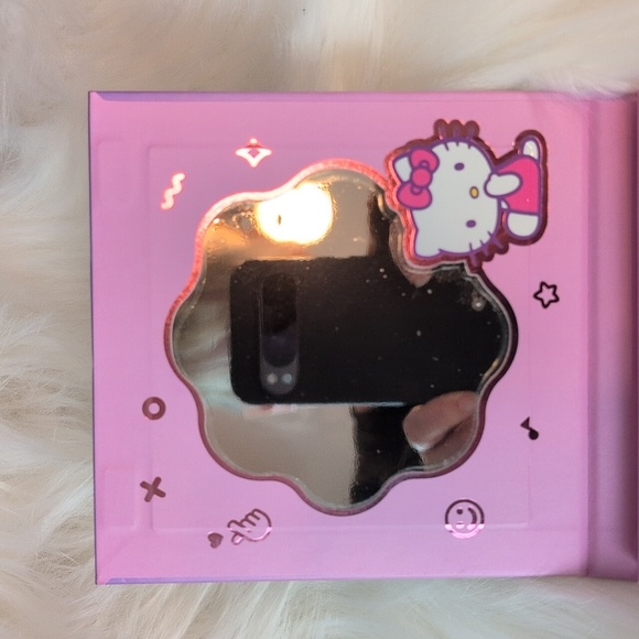 The Crème Shop x Hello Kitty Kawaii Cute 9 Color Palette New - Picture 4 of 4